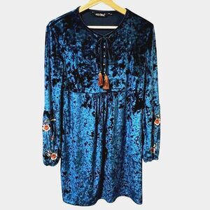 Womens Crushed Velvet Peasant Dress Size M Embroidered Whimsigoth Boho Cottage